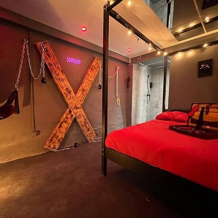 Les 50 Nuances De Rouge Loveroom Souppes-sur-Loing Buitenkant foto